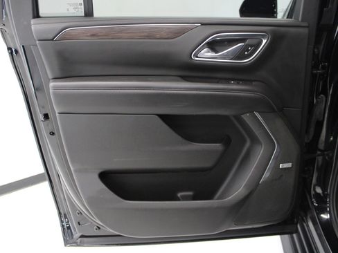 Used 2021 Chevrolet Suburban LT image 39