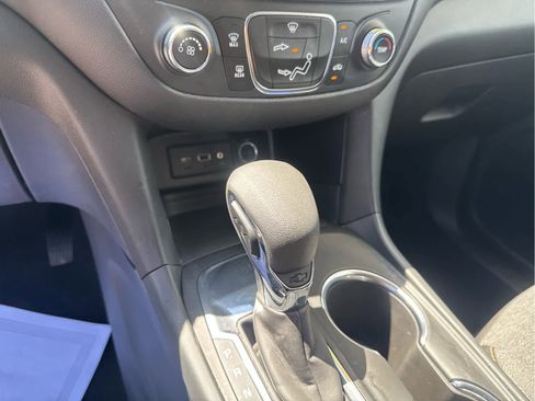Used 2023 Chevrolet Equinox LT FWD image 22