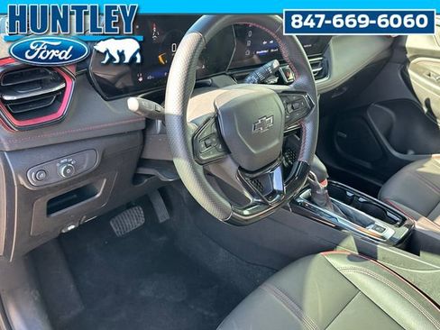 Used 2025 Chevrolet TrailBlazer RS w/ Convenience Package FWD image 18