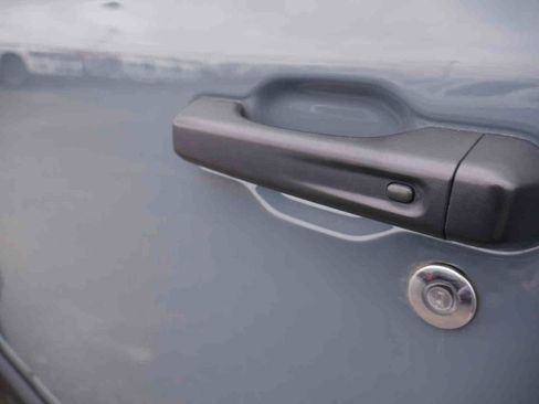 Used 2024 Jeep Wrangler Unlimited image 11