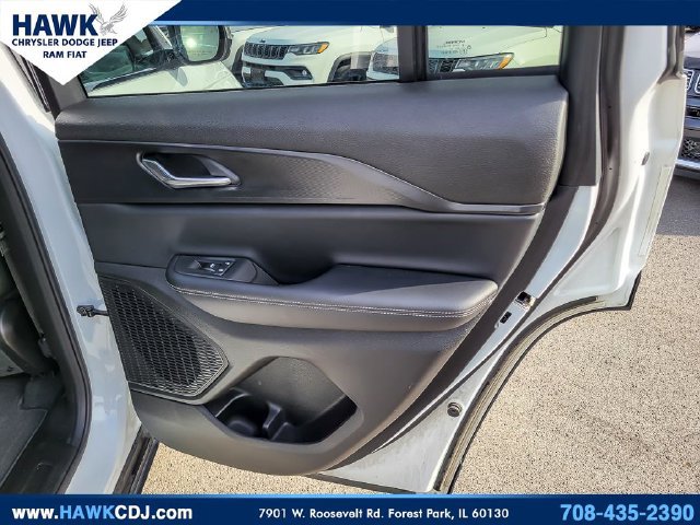 Certified 2025 Jeep Grand Cherokee Laredo X w/ Luxury Tech Group I AWD/4WD image 29