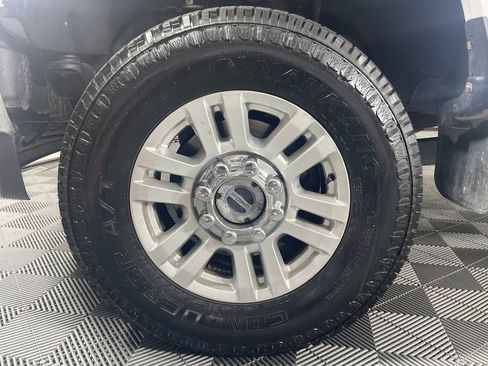 Used 2018 Ford F350 XLT w/ Snow Plow Prep Package image 11