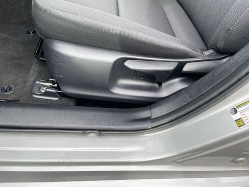 Used 2025 Toyota Corolla LE image 23