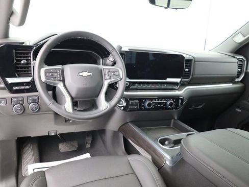 Used 2024 Chevrolet Silverado 3500 LTZ w/ LTZ Plus Package image 9