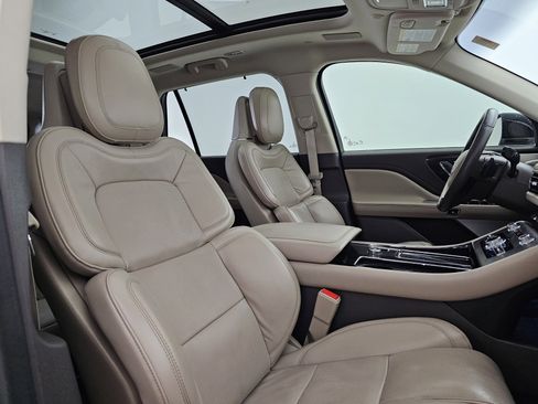 Used 2022 Lincoln Aviator Grand Touring w/ Equipment Group 301A image 17