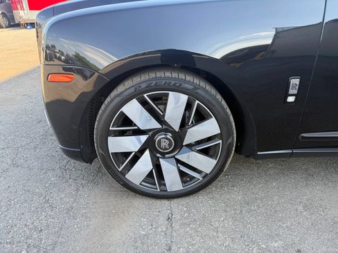 Used 2019 Rolls-Royce Cullinan AWD/4WD image 25