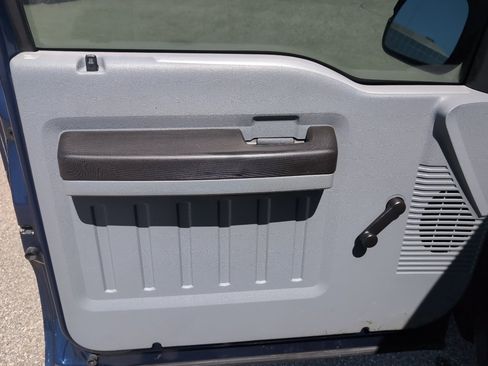 Used 2011 Ford F250 XL RWD image 9