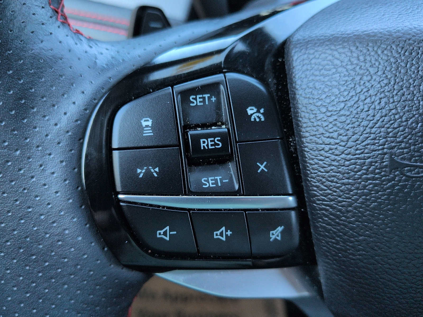 Certified 2025 Ford Explorer ST AWD/4WD image 18