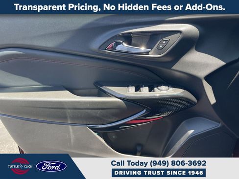 Used 2025 Chevrolet Trax RS w/ Sunroof Package FWD image 21