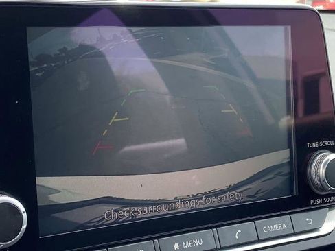 Used 2025 Nissan Altima 2.5 SV FWD image 10