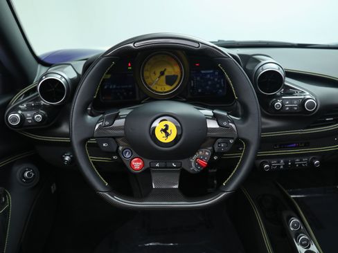 Certified 2022 Ferrari F8 Tributo RWD image 6