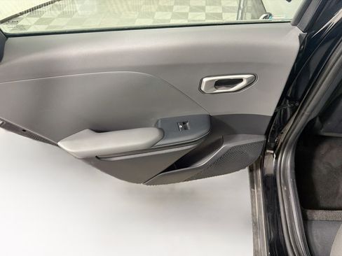Used 2025 Kia K4 FWD image 25