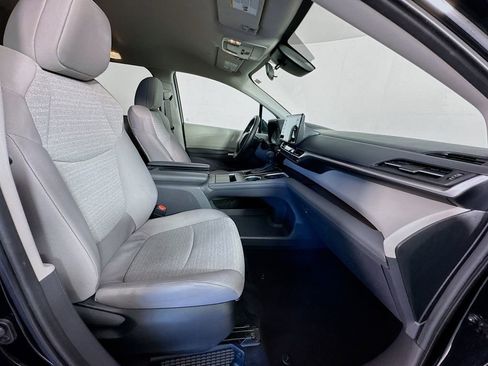 Used 2024 Toyota Sienna LE image 34