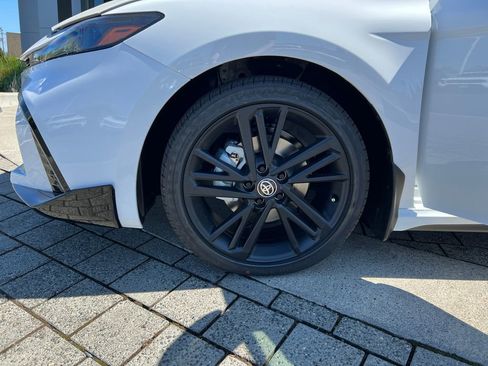 New 2026 Toyota Camry Hybrid AWD/4WD image 18