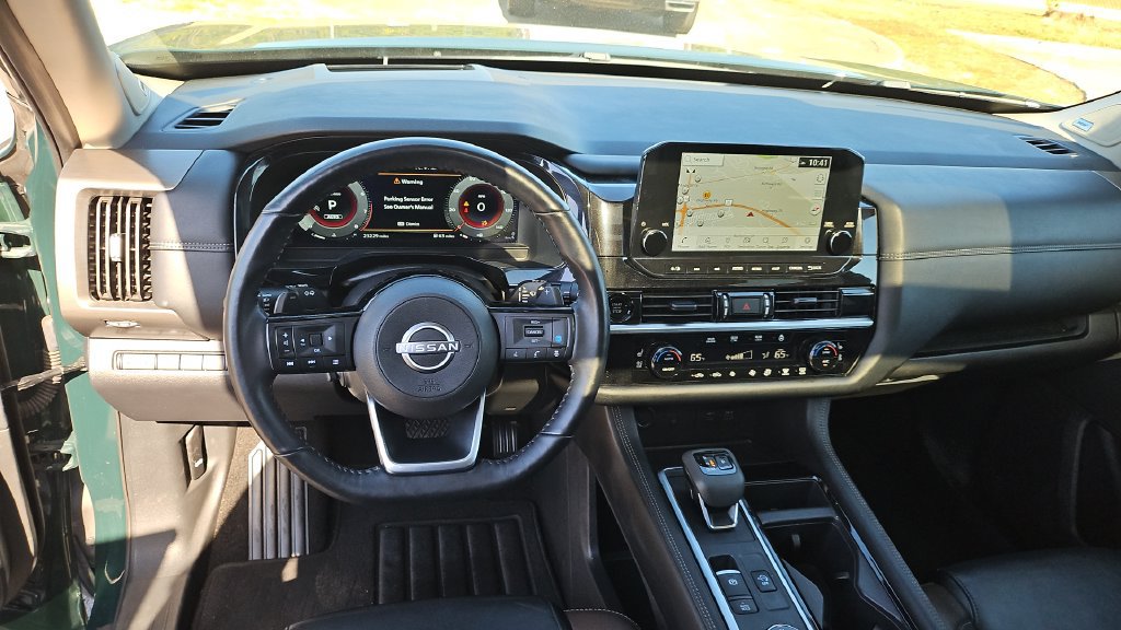Certified 2025 Nissan Pathfinder Platinum w/ Black Appearance Package AWD/4WD image 8