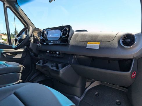 New 2025 Mercedes-Benz Sprinter 2500 image 13