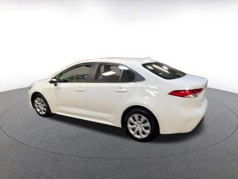 Used 2025 Toyota Corolla LE image 10