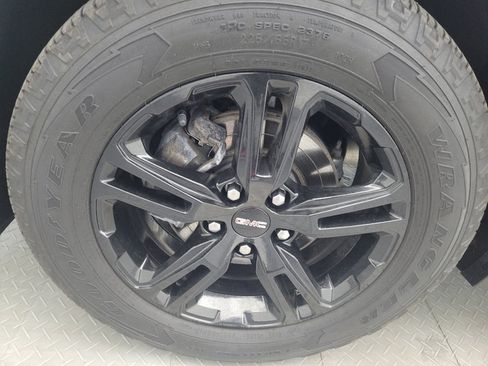 Used 2023 GMC Terrain AT4 w/ Tech Package AWD/4WD image 31