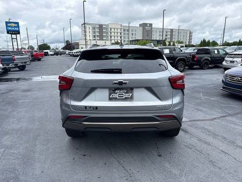 Used 2025 Chevrolet Trax ACTIV w/ Driver Confidence Package FWD image 4