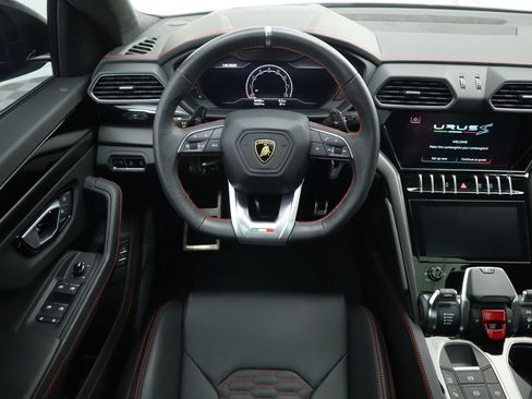 Used 2024 Lamborghini Urus S image 10