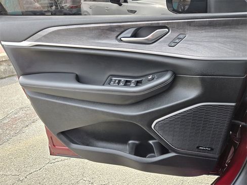 Used 2023 Jeep Grand Cherokee 4WD 4xe image 23