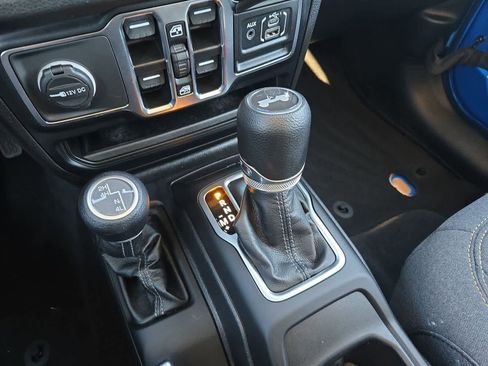 Used 2024 Jeep Wrangler Sport S image 29