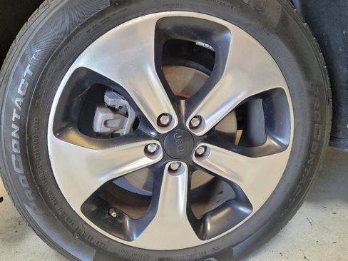 Used 2017 Jeep Compass Latitude w/ Popular Equipment Group image 31