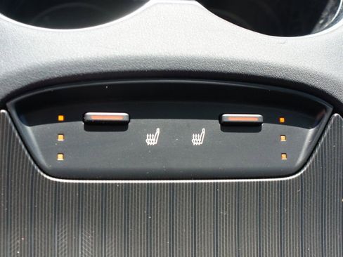 Used 2024 Toyota Venza Nightshade image 8