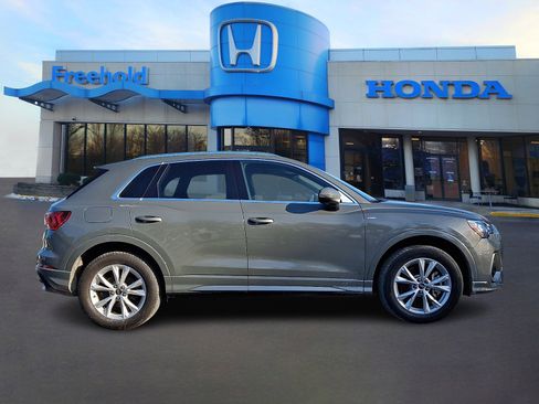 Used 2022 Audi Q3 2.0T Premium image 4