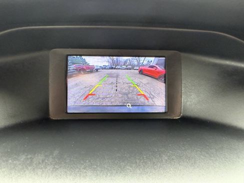 Used 2015 Ford Focus SE w/ SE Sport Package FWD image 11
