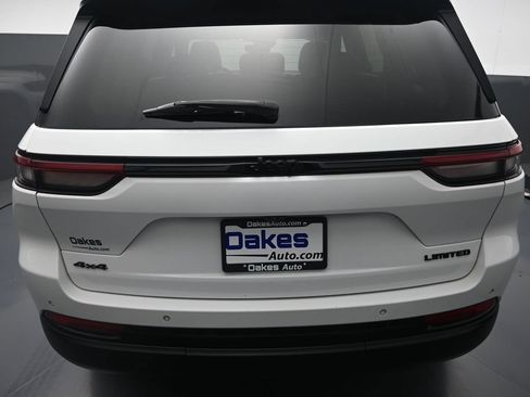 Used 2023 Jeep Grand Cherokee Limited w/ Black Appearance Package AWD/4WD image 31