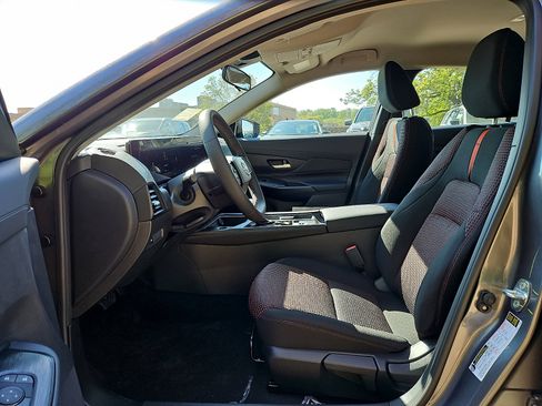 New 2026 Nissan Sentra SR FWD image 11