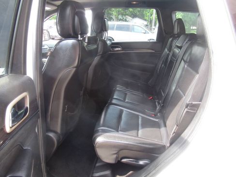 Used 2015 Jeep Grand Cherokee Overland w/ Advanced Technology Group AWD/4WD image 12