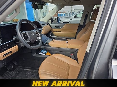 Used 2025 INFINITI QX80 Sensory image 2