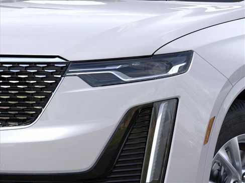 New 2025 Cadillac XT6 Luxury image 10