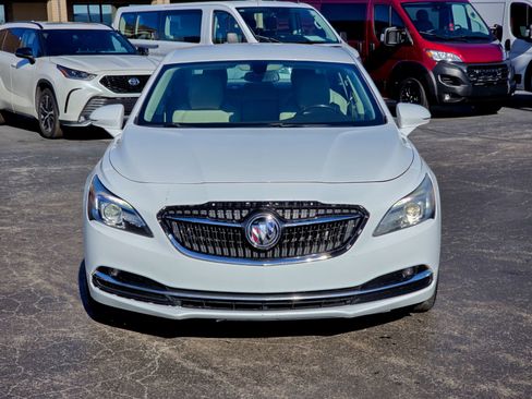 Used 2017 Buick LaCrosse Preferred image 4