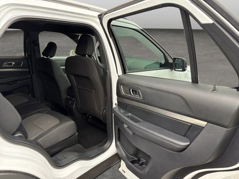Used 2019 Ford Explorer XLT w/ Equipment Group 201A image 14