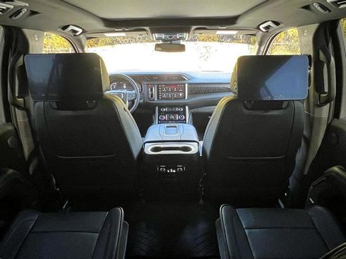 Used 2023 GMC Yukon XL Denali image 49