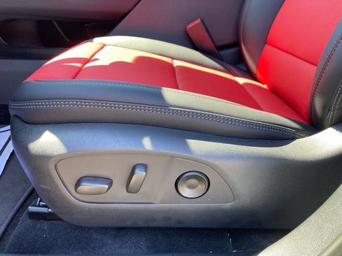 New 2025 Chevrolet Equinox EV RS w/ Convenience Package II FWD image 5