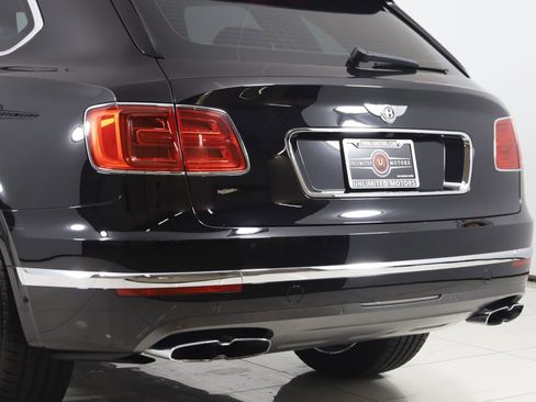 Used 2019 Bentley Bentayga image 35