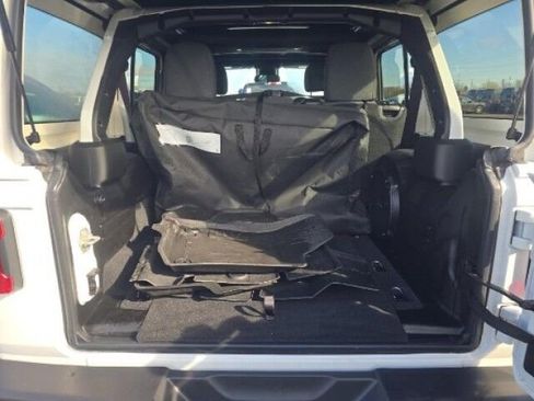 Used 2024 Jeep Wrangler Sport S image 11