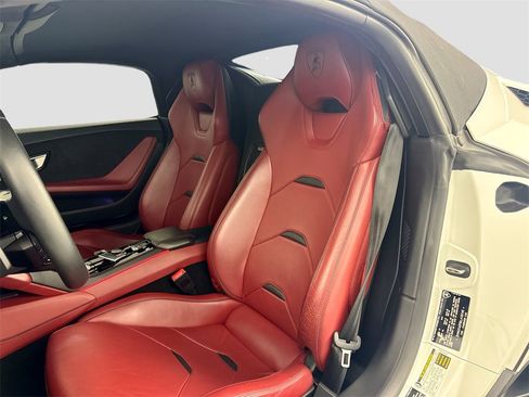 Used 2020 Lamborghini Huracan EVO image 22