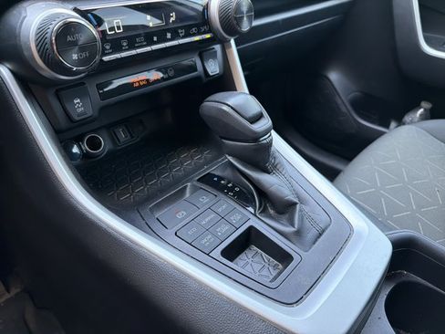 Used 2020 Toyota RAV4 XLE w/ All Weather Liner Package AWD/4WD image 21