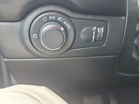 Used 2023 Dodge Durango GT RWD image 12