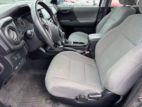Used 2021 Toyota Tacoma SR w/ SR Convenience Package image 8