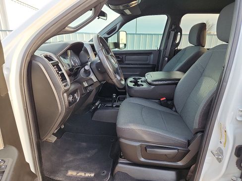 Used 2022 RAM 3500 Tradesman image 11