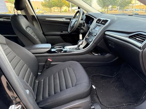 Used 2013 Ford Fusion SE FWD image 16