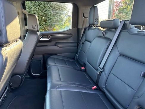 Used 2025 GMC Sierra 1500 SLT AWD/4WD image 11