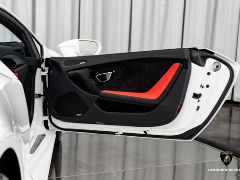 Used 2024 Lamborghini Huracan Tecnica image 39