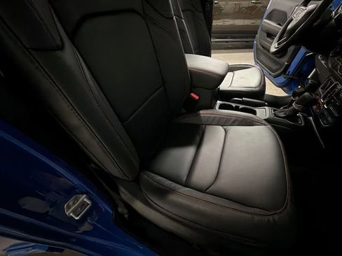 Used 2024 Jeep Gladiator Rubicon w/ Technology Group image 58